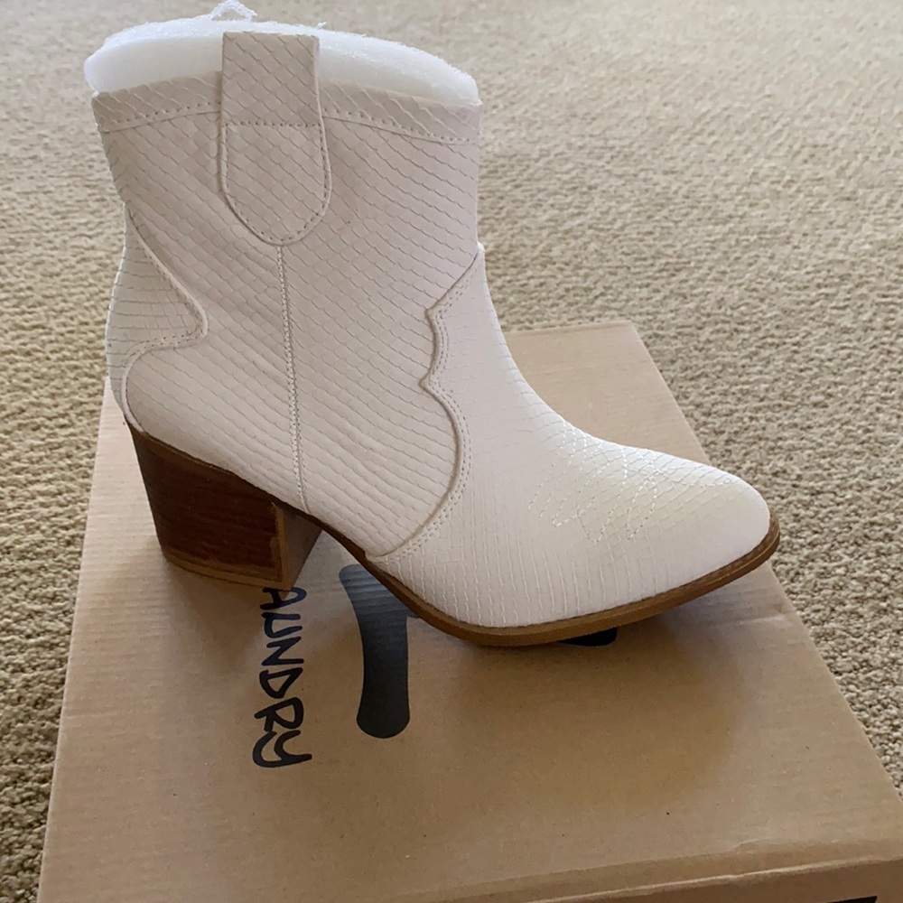 Dirty laundry western style boots